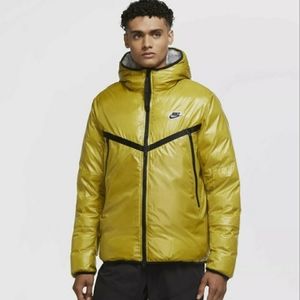 Nike Sportswear Repel Windrunner Fill Jacket CZ1508-377 Gold Black. Size medium.